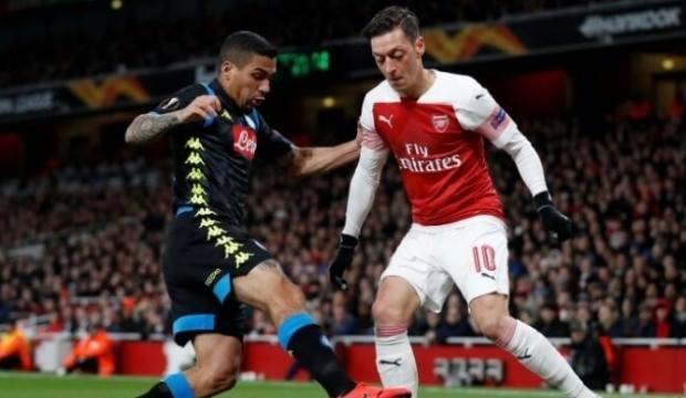 Mesut'lu Arsenal yarı final kapısını araladı!