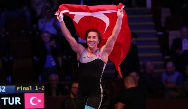 Yasemin Adar tarih yazdı! Art arda 4. kez...