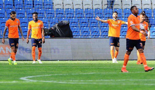 Lider Başakşehir'e darbe! Zirve yarışı alev aldı