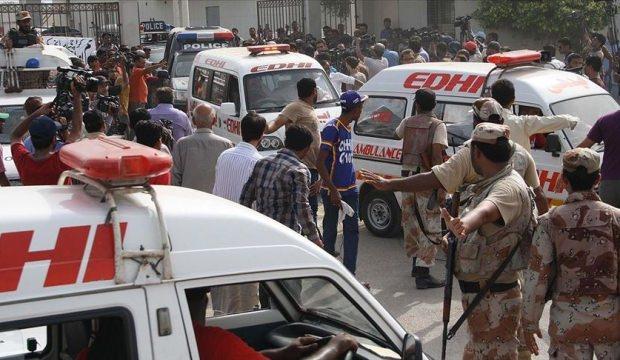 Pakistan'da korkunç saldırı! Yolcu otobüsünü taradılar