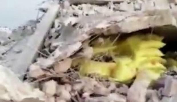 Tadilattaki evde facia! Ev, işçilerin üzerine çöktü