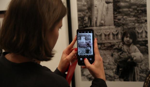 Ara Güler sergisi Londra Saatchi Galeri'de açıldı