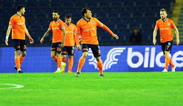 Başakşehir yıkıldı! Liderlik tehlikede...