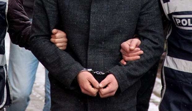 FETÖ'den aranan okul müdürü sahte kimlikle yakalandı