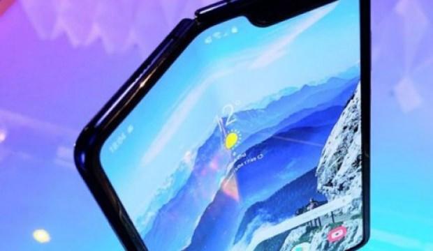 Samsung o iddialar üzerine Galaxy Fold'u erteledi