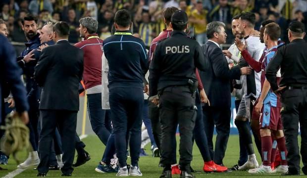 Volkan Demirel çıldırdı: Onu otobüsten alır, özür diletirim