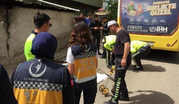 Kahreden ölüm! Sokaktan oynarken otobüsün altında kaldı