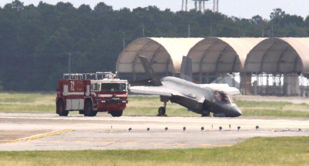 Başka bir kaza... ABD'deki bir üsse iniş yapan F-35 jetinin ön iniş takımı kırılmıştı.