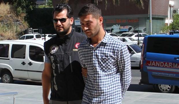 4 kilogram esrarla yakalanan garson tutuklandı