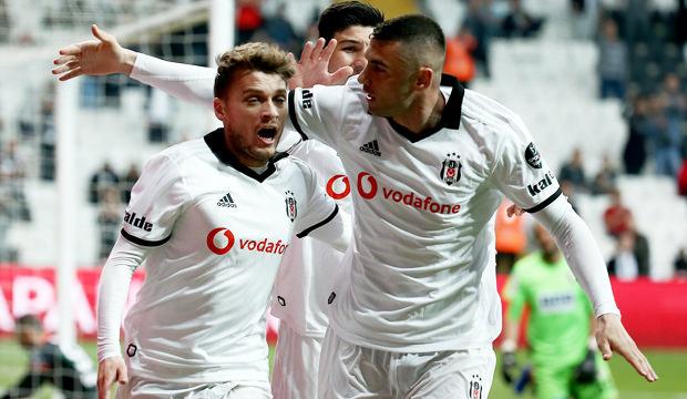 Beşiktaş şampiyonluk yarışını bırakmadı!