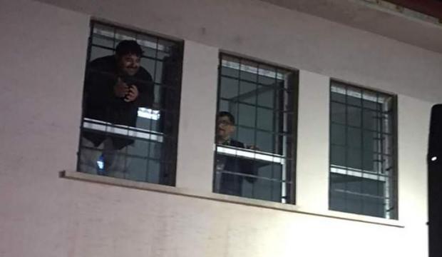 Hastanede başı korkuluklarda sıkıştı