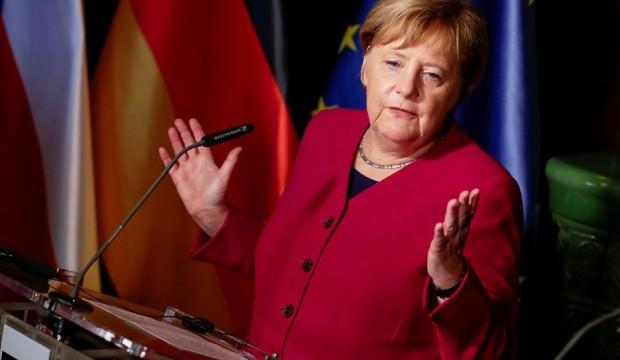 Merkel'den tehdit gibi açıklama