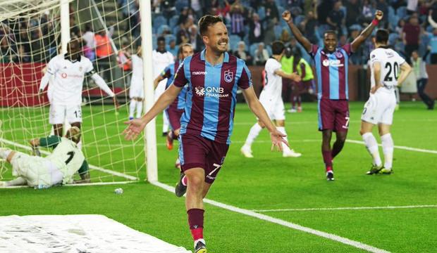 Trabzonspor Beşiktaş'ın şansını bitirdi!