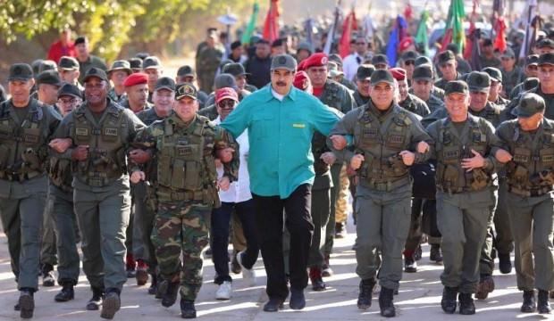 Venezuela ordusundan ABD'ye: Bekliyoruz