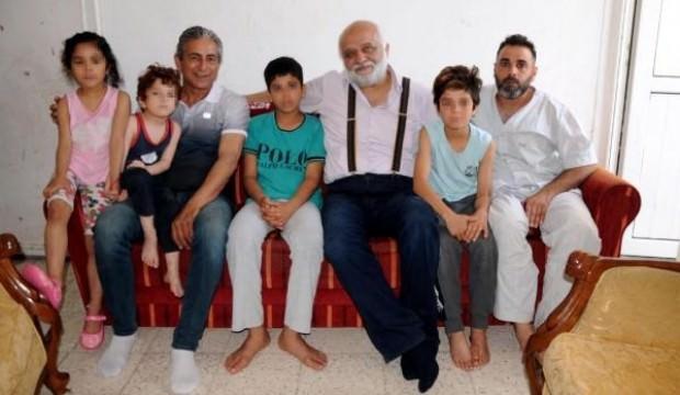 Dolmuşta yere oturtulan Muhammed ve ailesine yardım