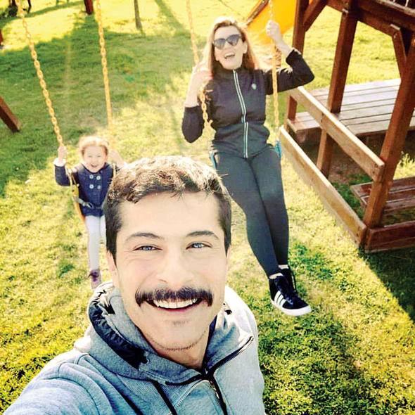 İsmail Hacıoğlu ve ailesi