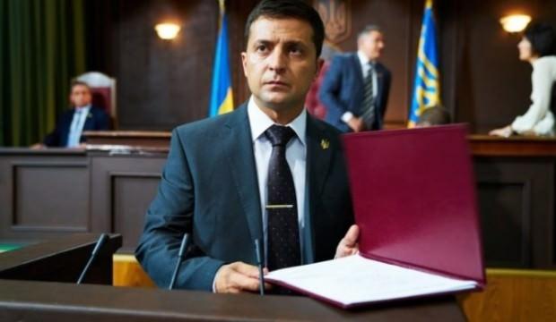 Zelenskiy: Benim değil çocuklarınızın fotoğraflarını asın