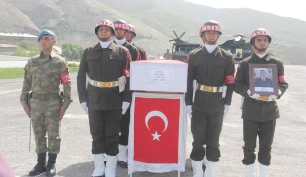 Hakkari'de şehit asker için tören