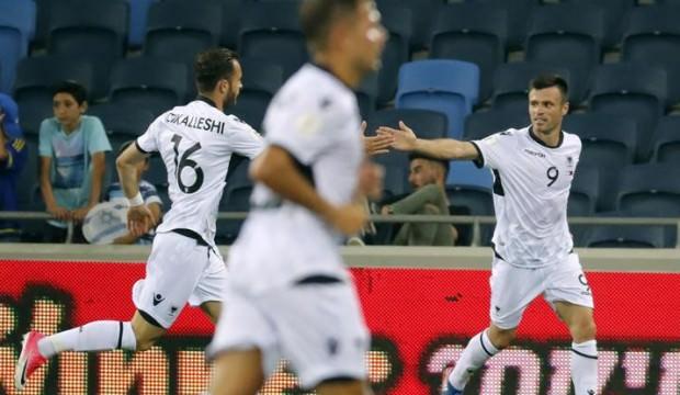 Arnavutluk'u Cikalleshi taşıdı