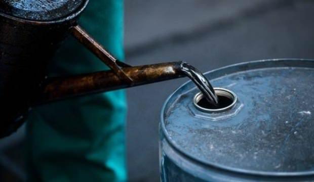 Petrol çıkmazı! Kimi bulamıyor kimi de bulduğunu çıkaramıyor