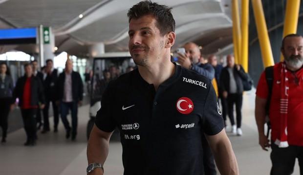 Emre Belözoğlu canlı yayında duyurdu