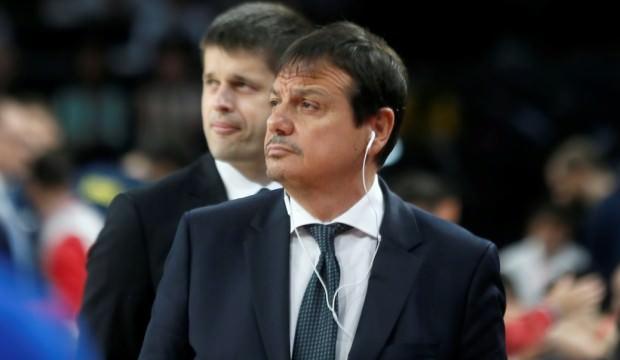Ergin Ataman yine kulaklıkla çıktı