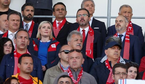 Kasapoğlu: Gençlerimiz ümit verdi