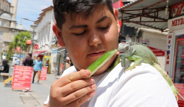 Sokakta onları gören şaşkına dönüyor