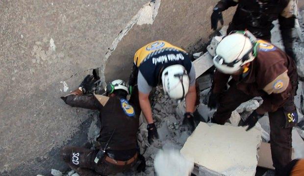 Suriye ve Rus jetleri El Mintar’ı bombaladı: 5 sivil öldü