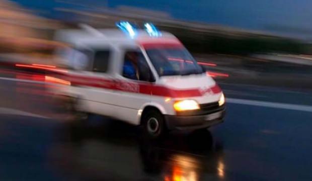 Başı ağrıyan çocuk hastane yolunda öldü