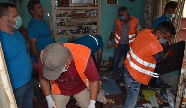 Evden 4 traktör dolusu çöp çıktı