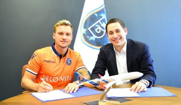 Başakşehir'in yeni golcüsü! 3 yıılık imza
