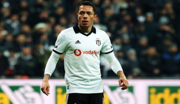 Adriano için Portekiz'den iki talip!