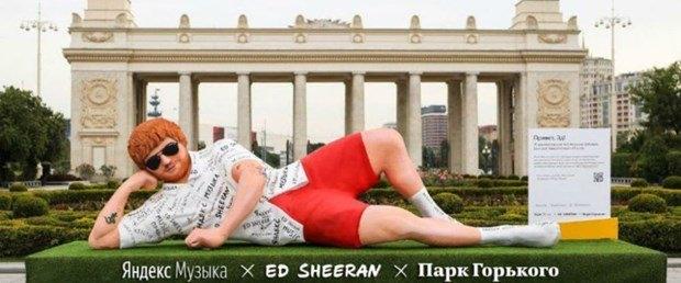 Ed Sheeran 5 metrelik heykel