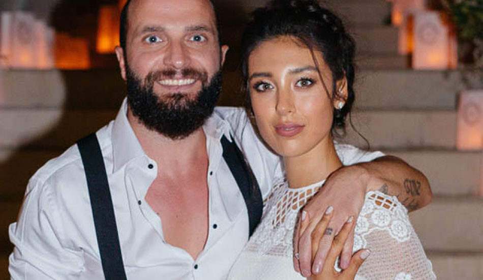 berkay_sahinden_yeni_dogum_yapan_esine_altin_bileklik_1563431870_3189.png