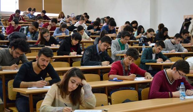 Burs veren üniversiteler tam liste! Karşılıksız burs imkanı