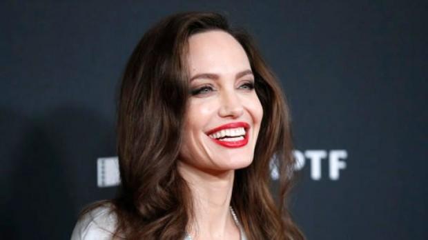 Angelina Jolie son dakika