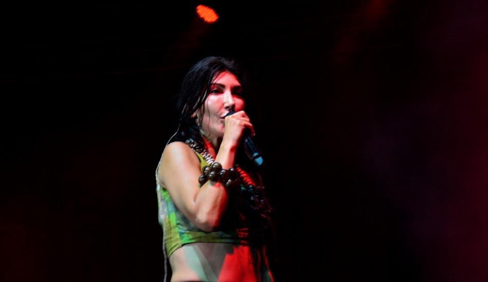 hande_yener_rap_muzige_gecis_yapiyor_1563351671_6427.jpg