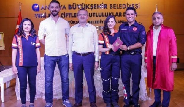 Kendi nikahlarına böyle geldiler