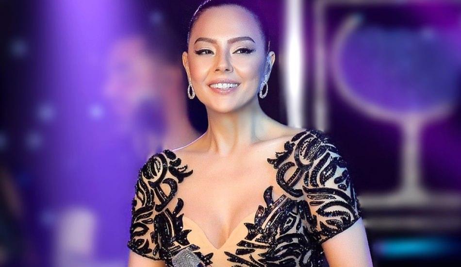 ebru_gundesin_kizi_alara_ilk_kez_goruntulendi_gundes_konser_rekorunu_kirdi_1563862123_1762.jpg