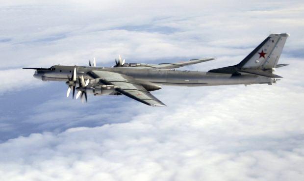 Tu-95 Stratejik bombardıman uçağı...