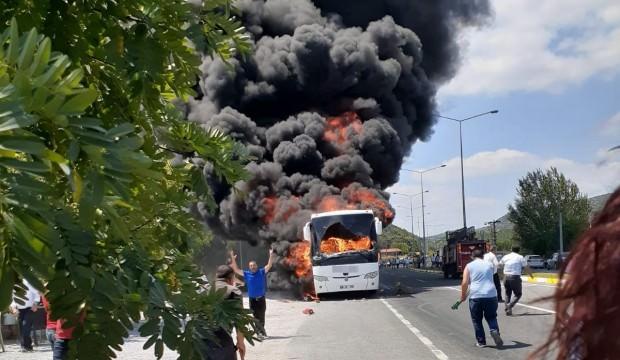 Son Dakika Balikesir De Otobus Yangini Cok Sayida Olu Var Gundem Www Anadoludanmesaj Com Haber Sitesi