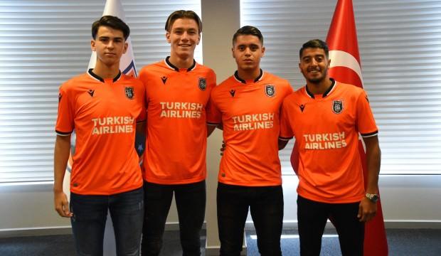 Başakşehir'den dört imza birden!