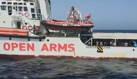Open Arms göçmen gemisi