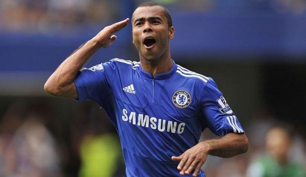 Ashley Cole futbolu bıraktı
