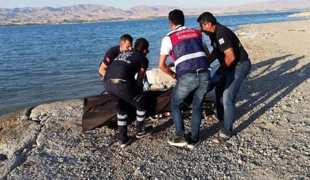 Serinlemek için baraja giren genç boğuldu