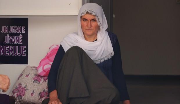 DiyarbakÄ±r HDP Ä°l binasÄ± Ã¶nÃ¼nde KÃ¼rt anneler ile ilgili gÃ¶rsel sonucu
