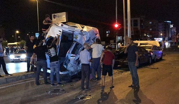 10 araçlı zincirleme kaza: 13 yaralı