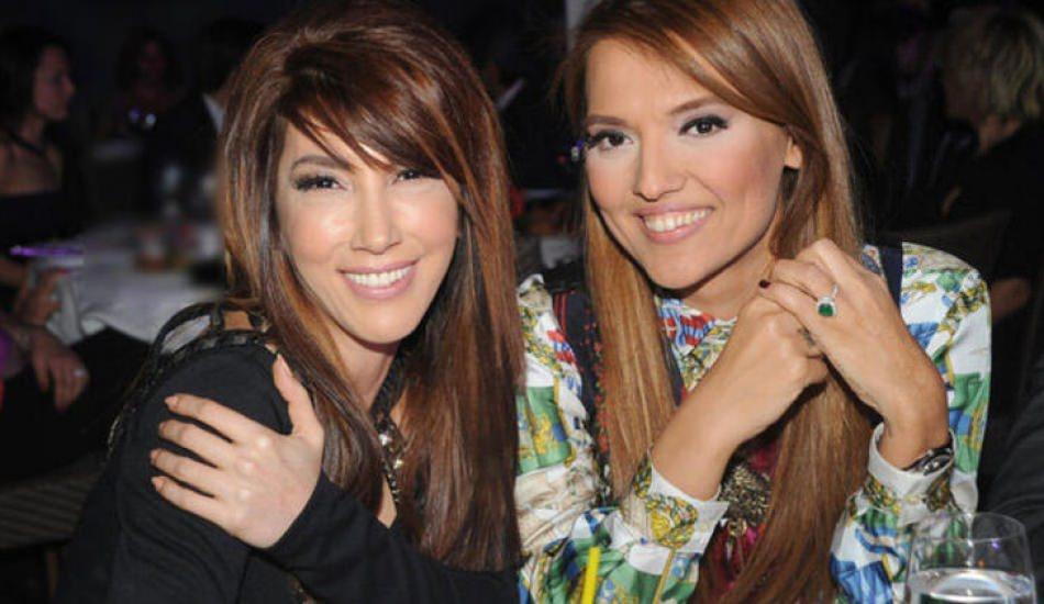 demet_akalin_ve_hande_yener_ayni_sahneyi_paylasacak_1566887542_4503.jpg