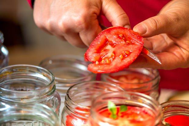 domates konservesi nasıl yapılır